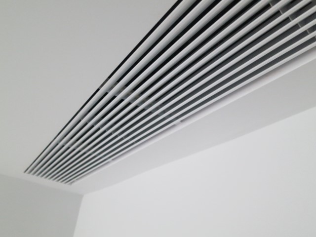 دریچه‌ لاینی پی وی سی